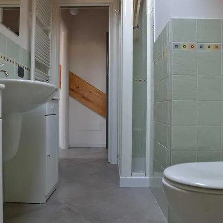 アパート Cece' Dependance レッコ